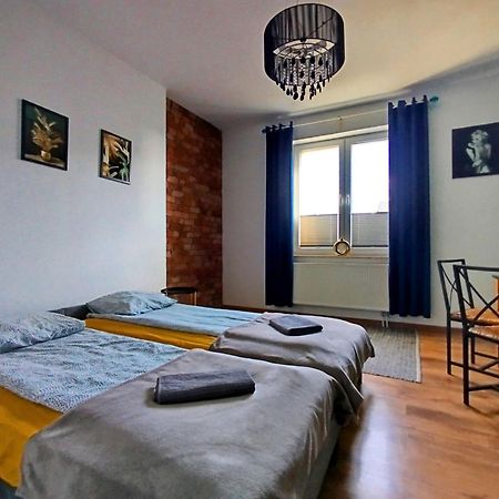 Apartament Z Ogrodem W Sercu Torunia Kültér fotó